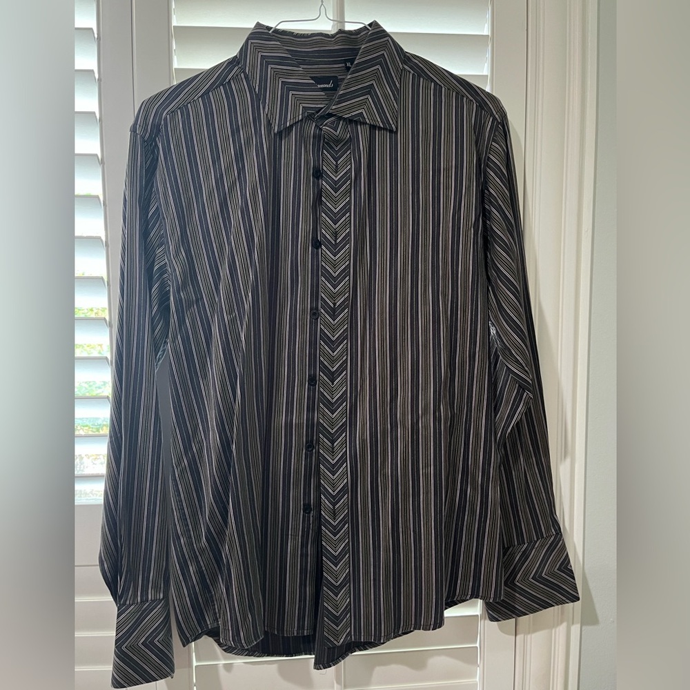 7 Diamonds button down
